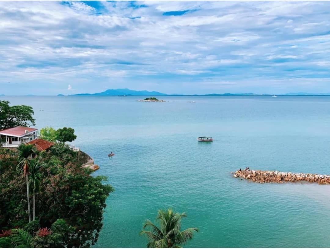Batu Feringgi Homestay Экстерьер фото
