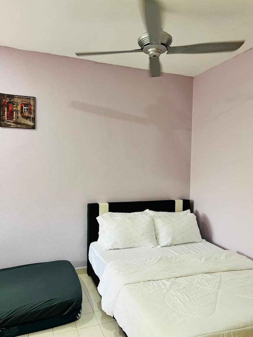 Batu Feringgi Homestay Экстерьер фото
